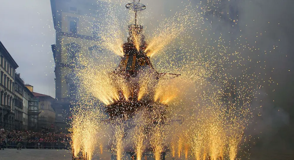 Ostern in Florenz – Scoppio del Carro mit Feuerwerk vor dem Dom