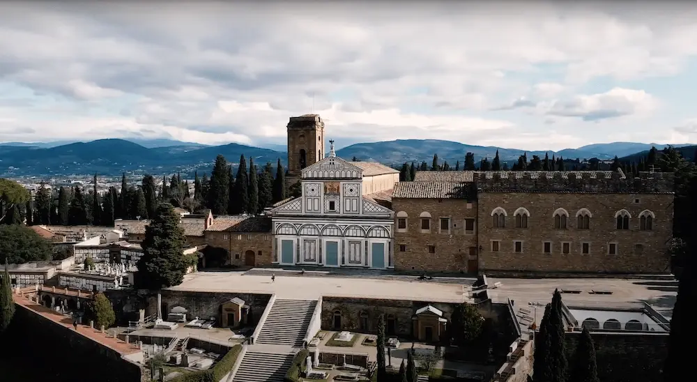 Toskana Wochenschau – San Miniato al Monte in Florenz mit Blick über die Stadt