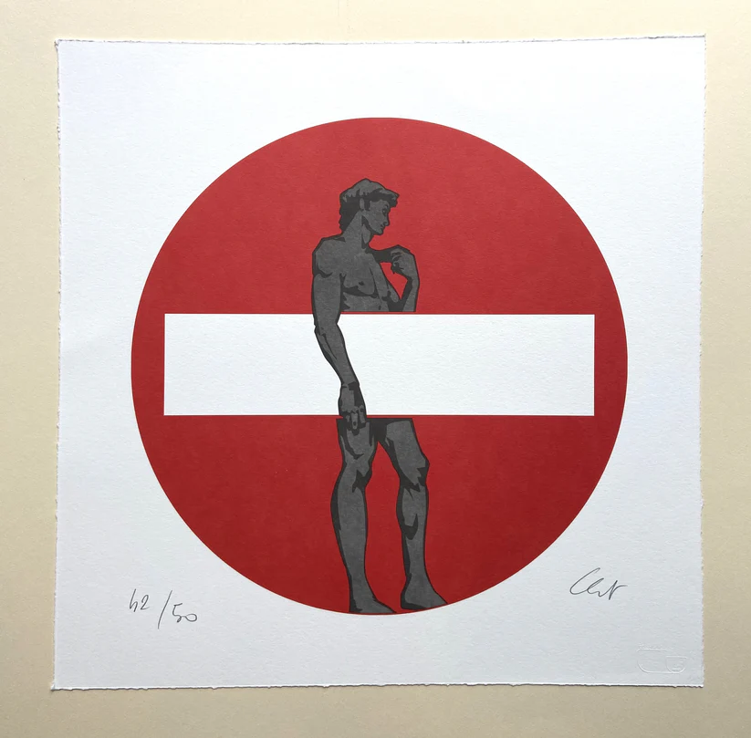 Clet Abraham verbindet Michelangelos David mit einem Einfahrt-verboten-Schild in Florenz – Toskana Wochenschau