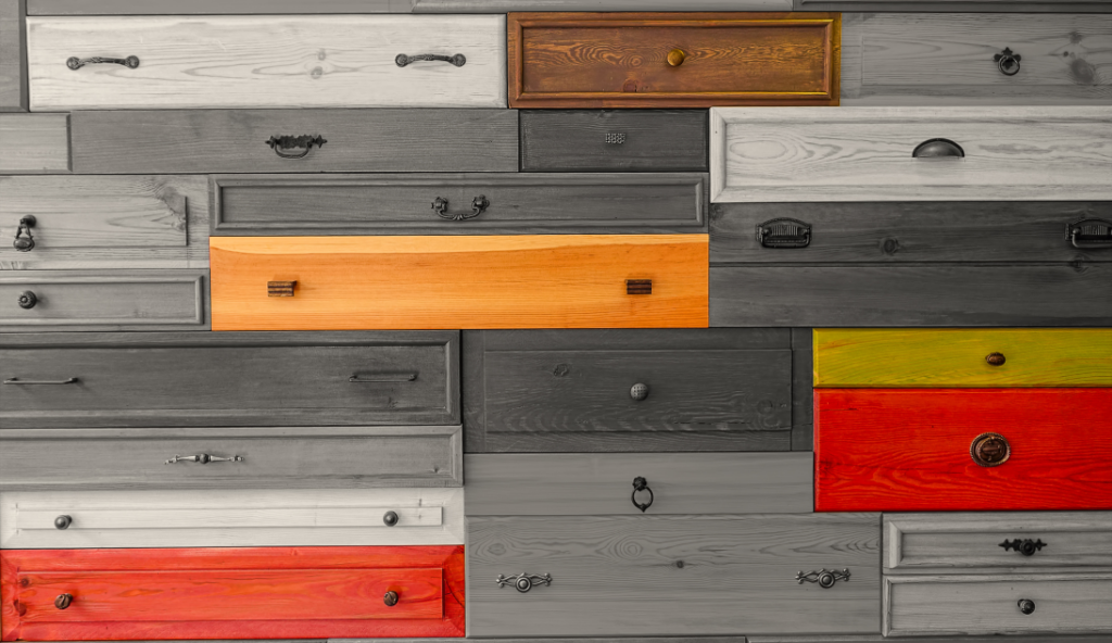Bunte Holzschublade