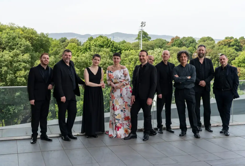 Toskana Wochenschau: Gruppenporträt des Ensembles L’Homme Armé, Veranstalter des Festivals FloReMus