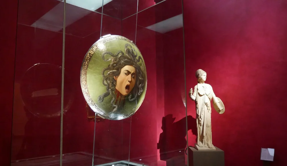 Caravaggio Medusa – Gemälde „Medusa“ in den Uffizien in Florenz
